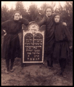 Hannah/Anita, Basia/Berta my paternal great-grandmother, and Yache/Yochebed, saying goodbye at brothers’ & fathers’ gravesite before immigrating to Palestine & Cuba