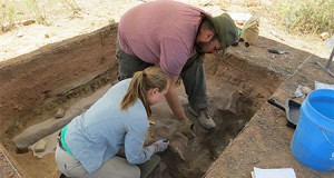 Students excavating in New Mexico in 2015.