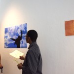 Quanye discusses his photograph of Suamy jumping.