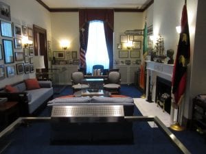 The way the office of Edward M Kennedy looks like.